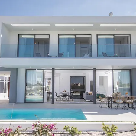 Villa Royal Pearl Villas *
