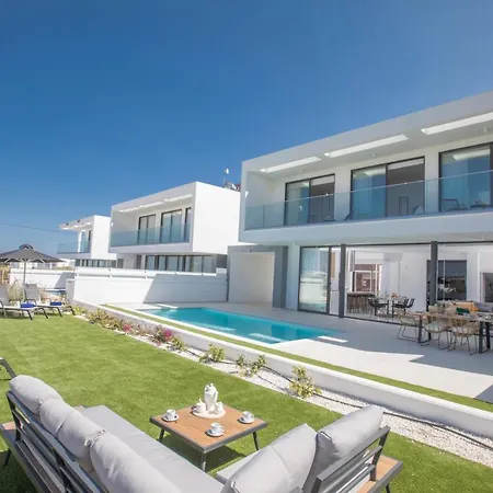 Βίλα Royal Pearl Villas *